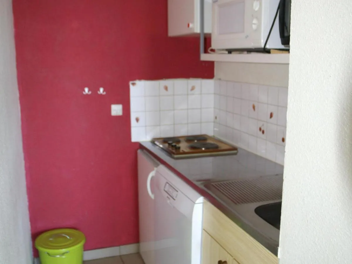 3 Pieces Au Pied Des Pistes Avec Balcon, Cuisine Equipee Et Casier A Skis - Fr-1-557-23 Les Adrets