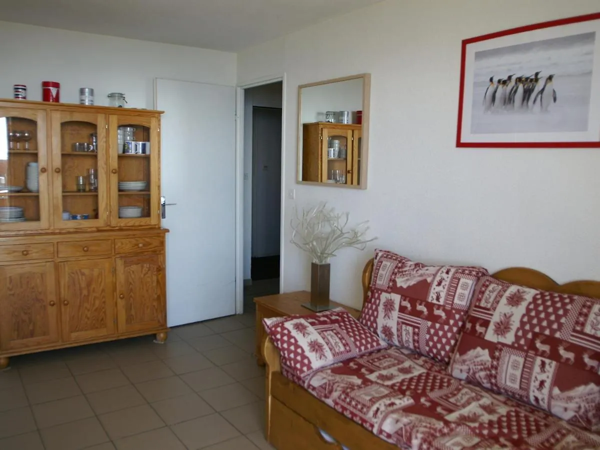 3 Pieces Au Pied Des Pistes Avec Balcon, Cuisine Equipee Et Casier A Skis - Fr-1-557-23 Les Adrets